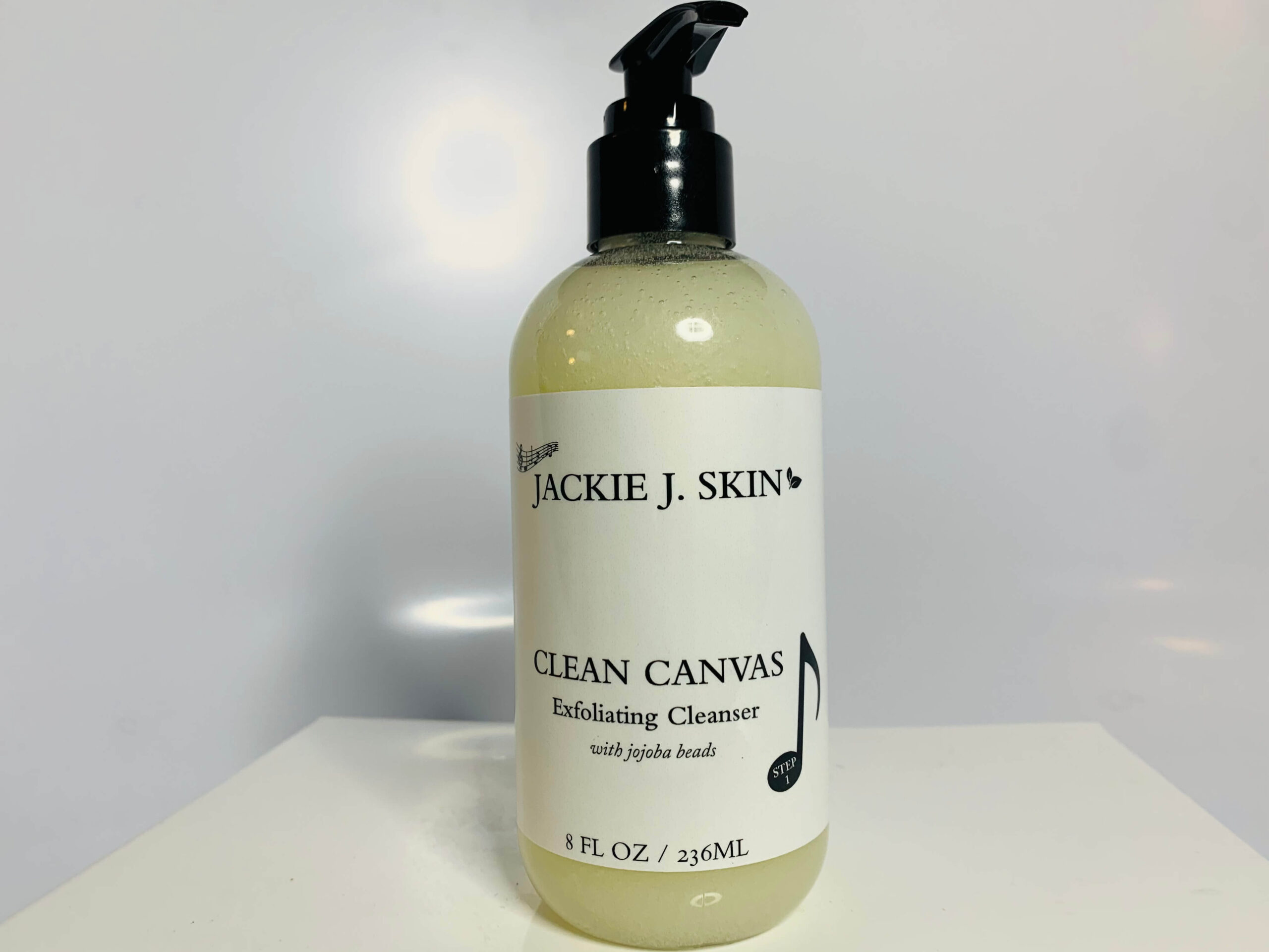 It's a Hit!! Hyaluronic Acid & Vitamin C Serum – Jackie J. Skin